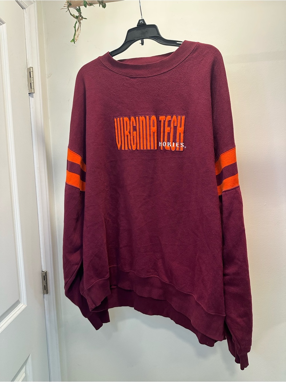 Men’s / Unisex XXL | Y2K Era Vintage Virginia Tech Hokies Crewneck Sweatshirt